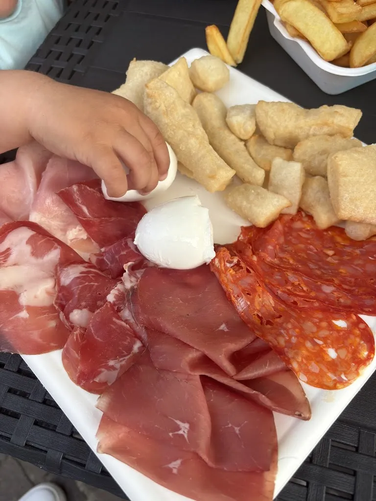 Mari Fazlulina_Pizzeria d'asporto Moschiano_Turbigo_recensione