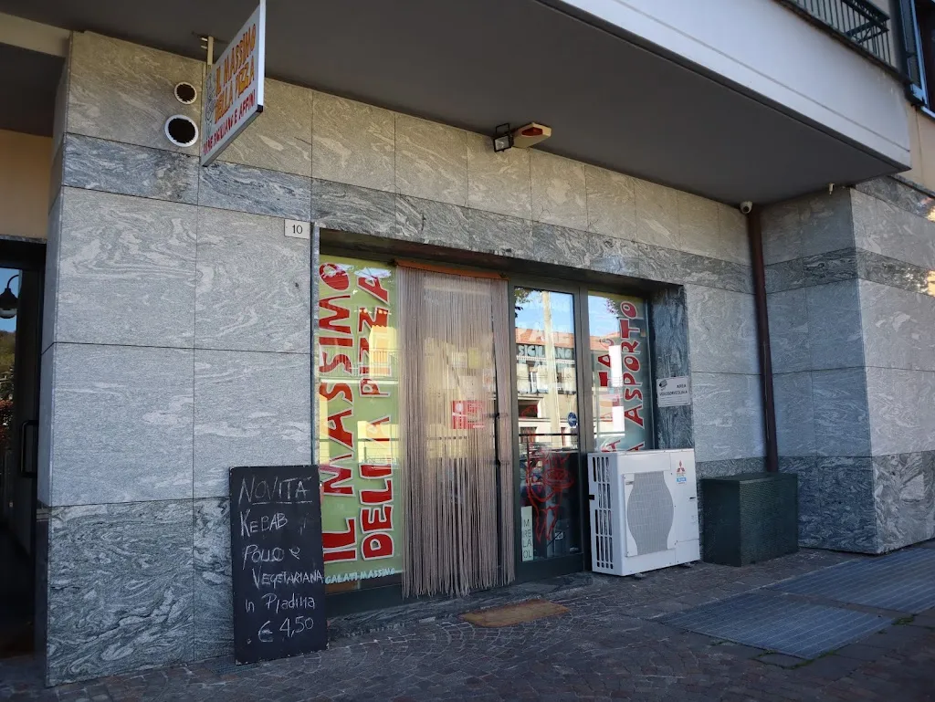 Il Massimo Della Pizza restaurant in Uggiate Trevano