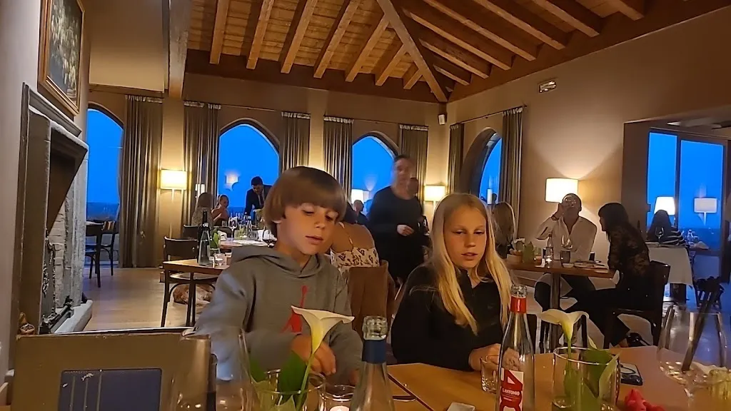 Oliver Camponovo_Quercus_Uggiate Trevano_review