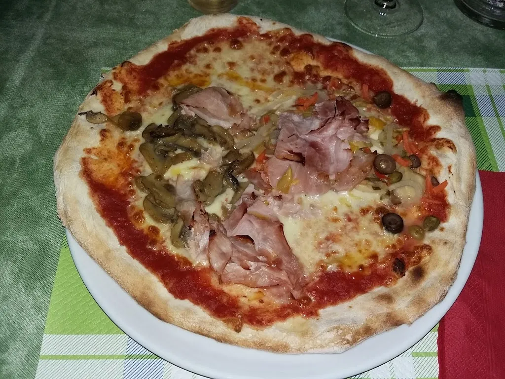 Ristorante La Pastura Texas Hold'Em_Uggiate Trevano_slider_image_3