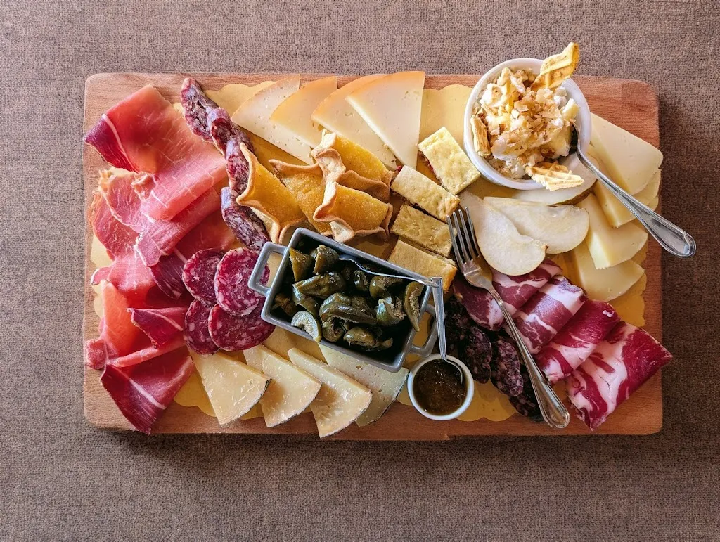 Trattoria Le 4 Ville_Carapelle Calvisio_slider_image_3