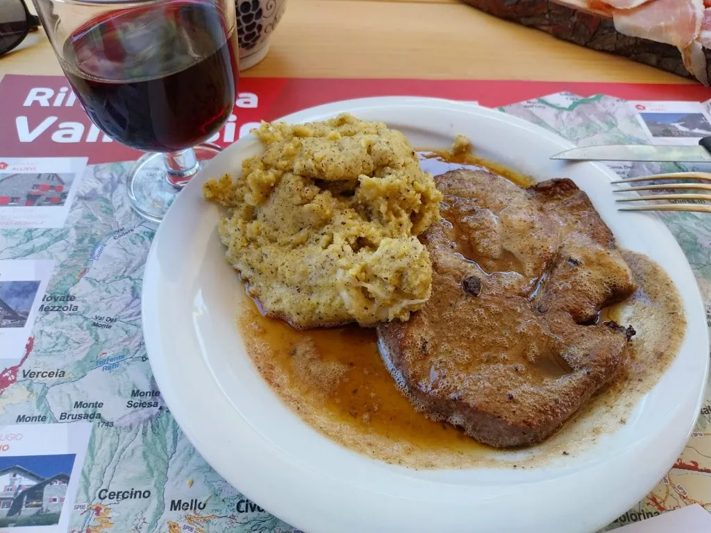 valentina potalivo_Rasega Hut_Val Masino_review