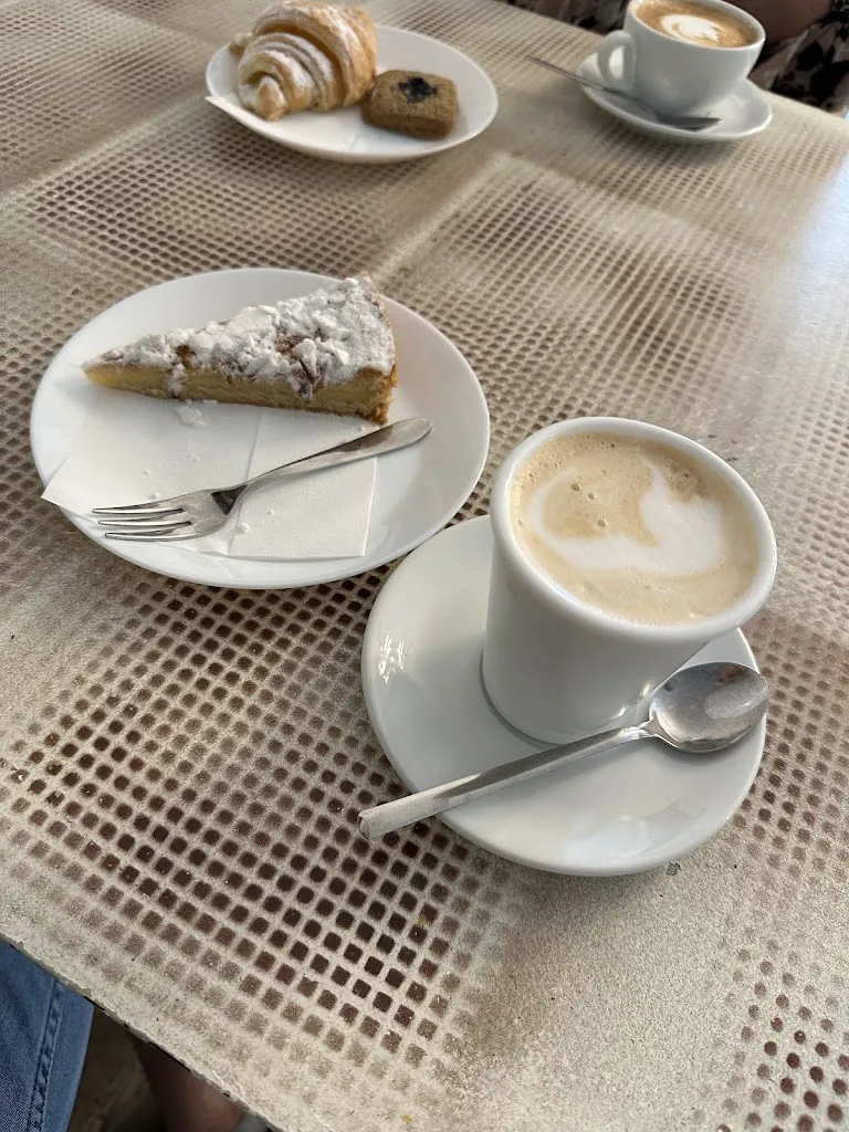 Mattia Antonelli_Vecchia Statale 36_Usmate-Velate_recensione