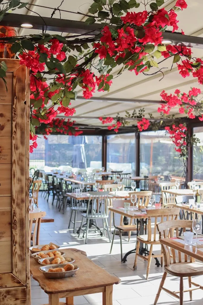 Dolcevita restaurant in Usmate-Velate