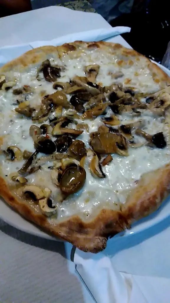 Bruno's pizzeria_Carpignano Salentino_slider_image_2