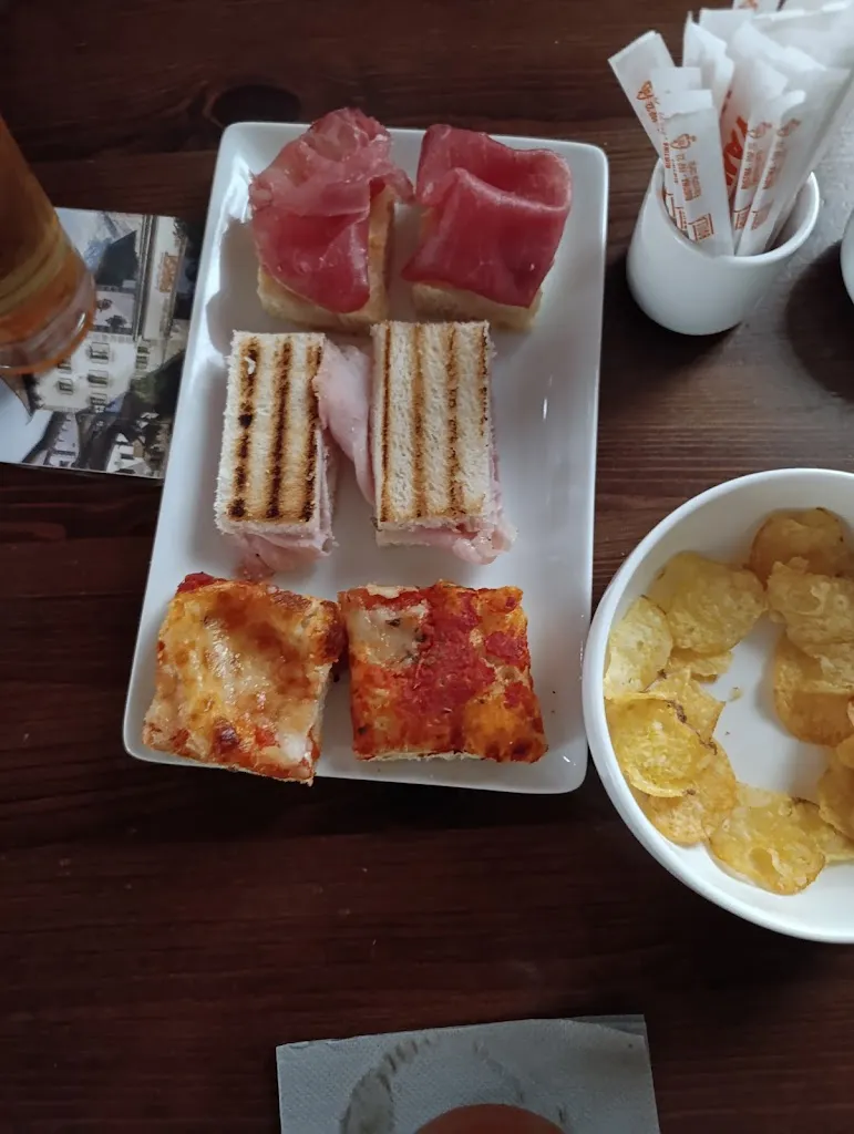 maryam Fattahi_Calisto Cafè_Vailate_review