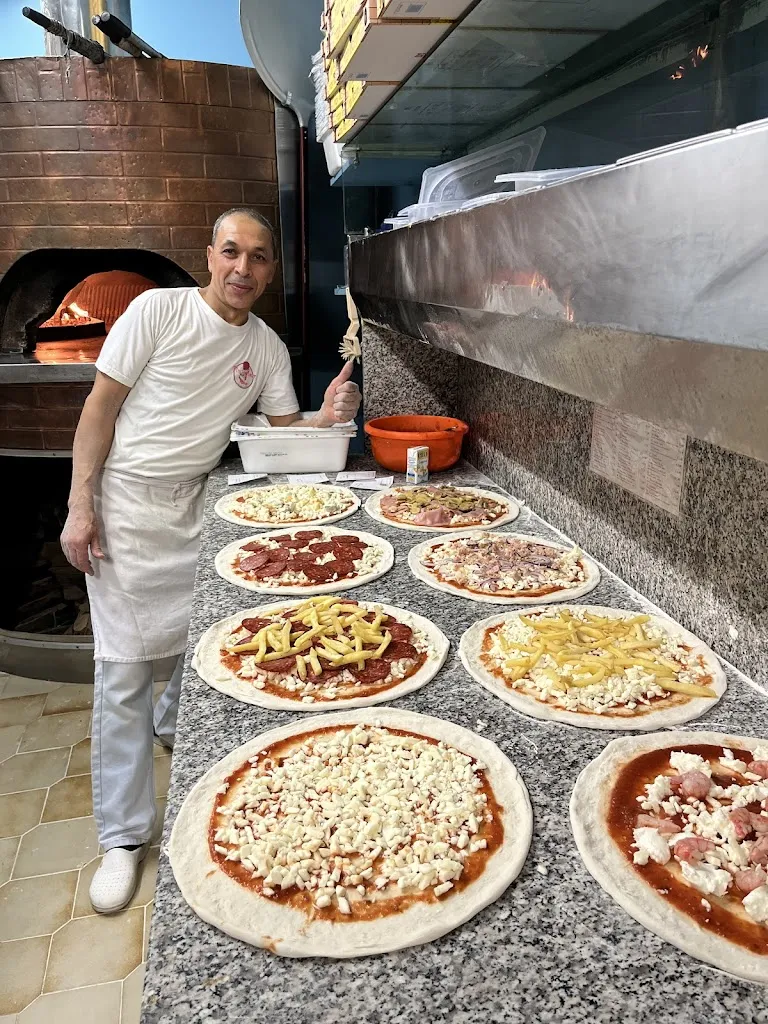 Pizzeria famiglia le piramidi_Vailate_slider_image_1