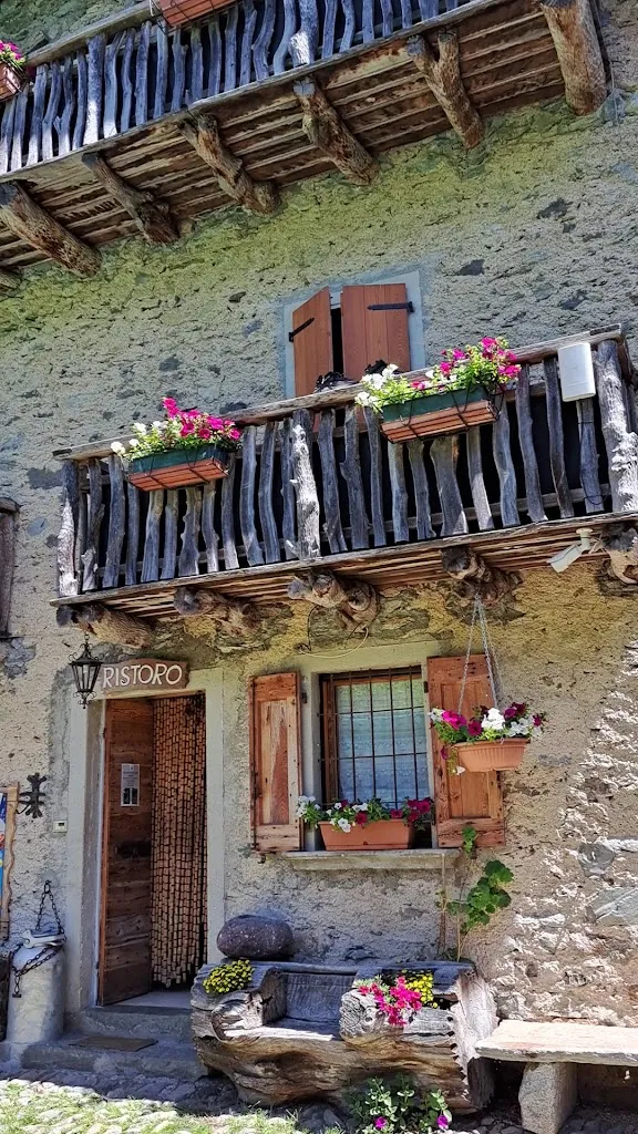 Bar Ristoro dei Cinque Laghi Casa Vacanze_Valgoglio_slider_image_2