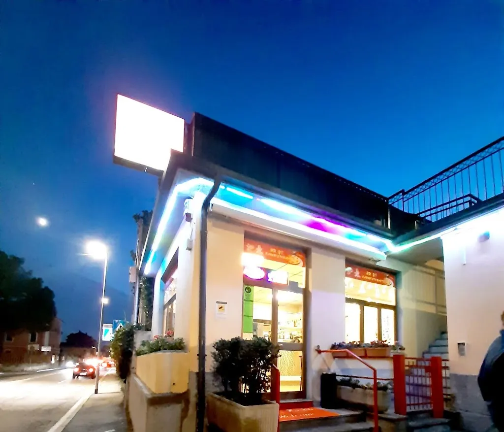 RU YI restaurant in Valganna