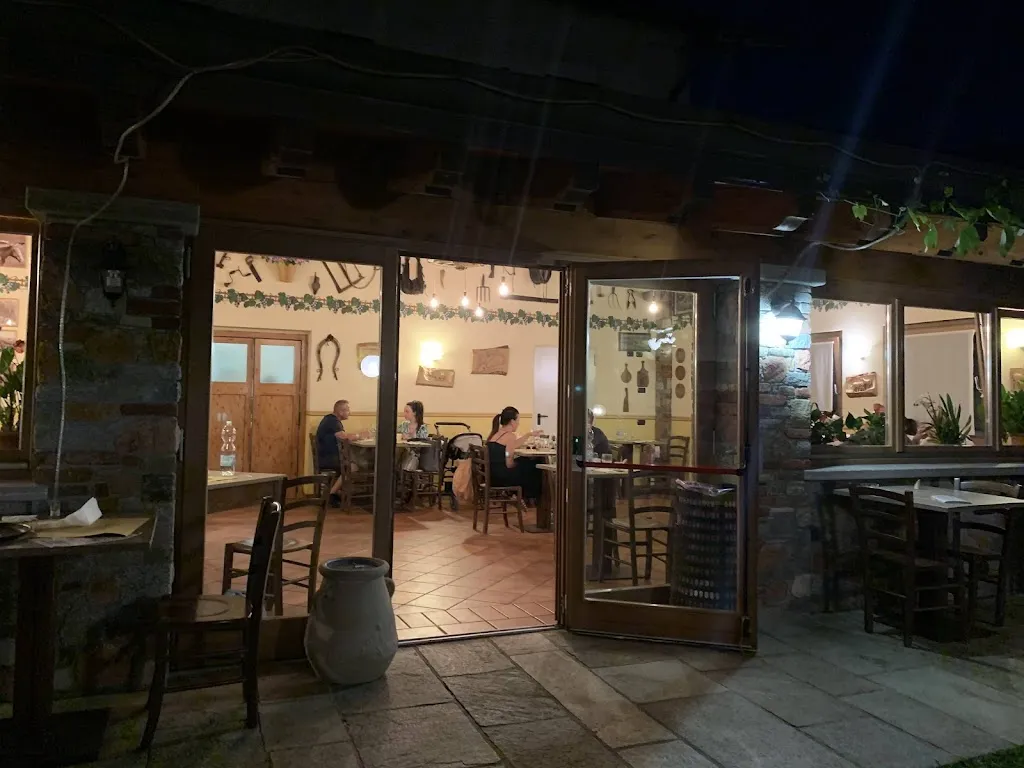 Azienda agricola Baita San Gemolo restaurant in Valganna