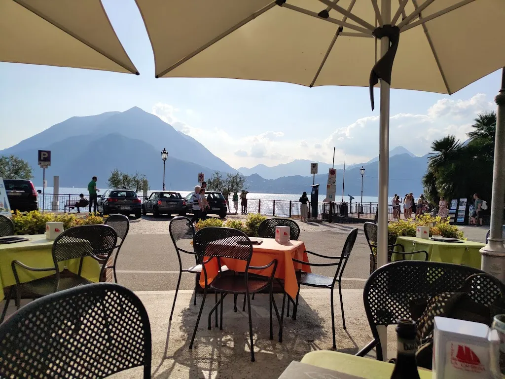 Bar La Cambusa restaurant in Varenna