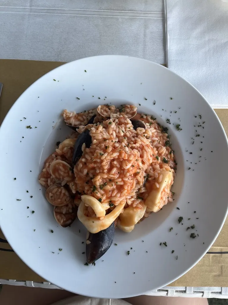 Ellen Olšavská_Bar Luna Trattoria_Valmadrera-Caserta_review