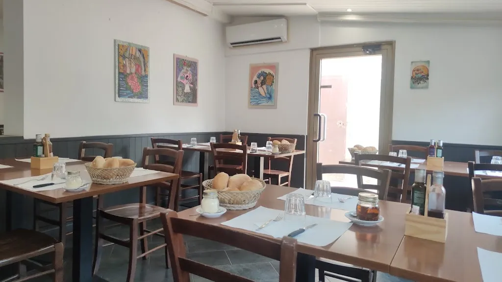 Bar Luna Trattoria restaurant in Valmadrera-Caserta