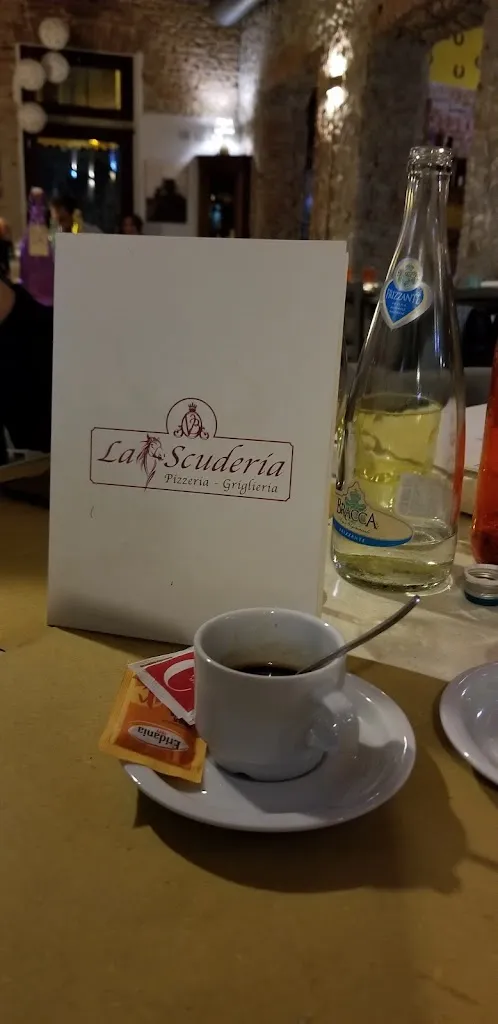 Dan Spacek_La scuderia_Varano Borghi_review