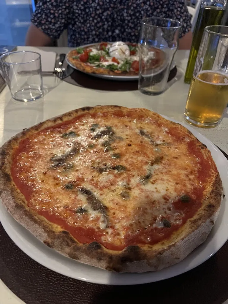 La scuderia_Varano Borghi_slider_image_3