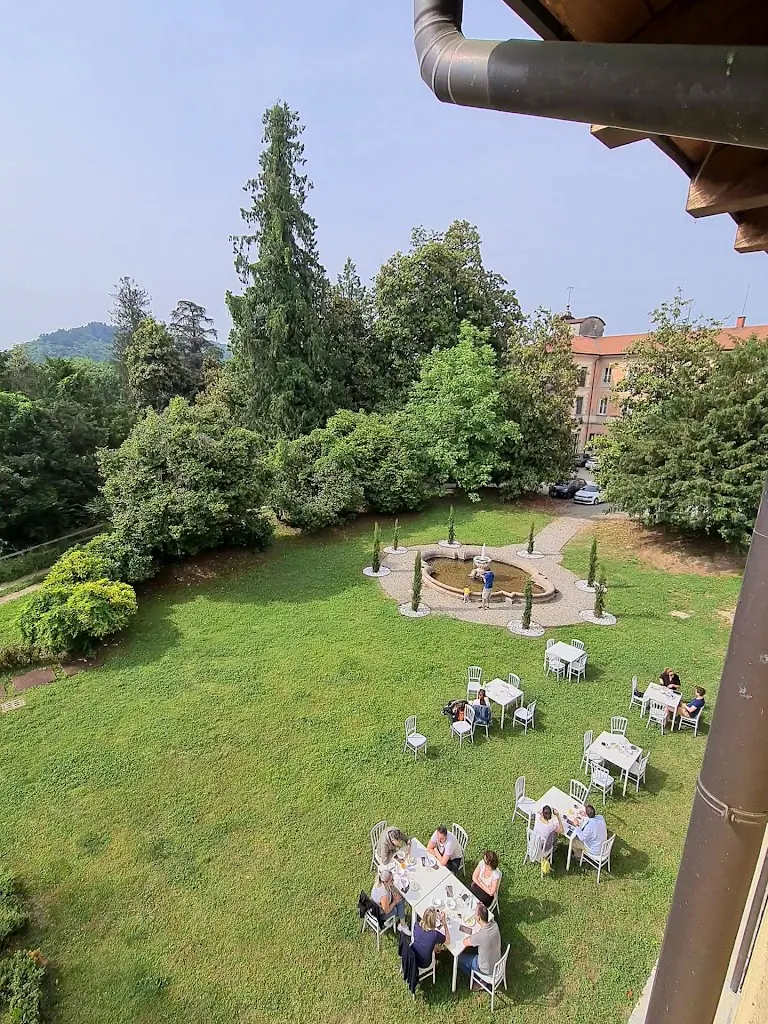 Hotel Villa Borghi_Varano Borghi_slider_image_2