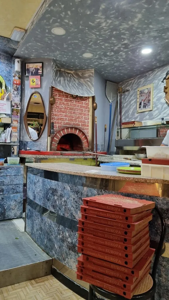 Zain Shahwar_Ristorante Pizzeria Europa_Varano Borghi_review