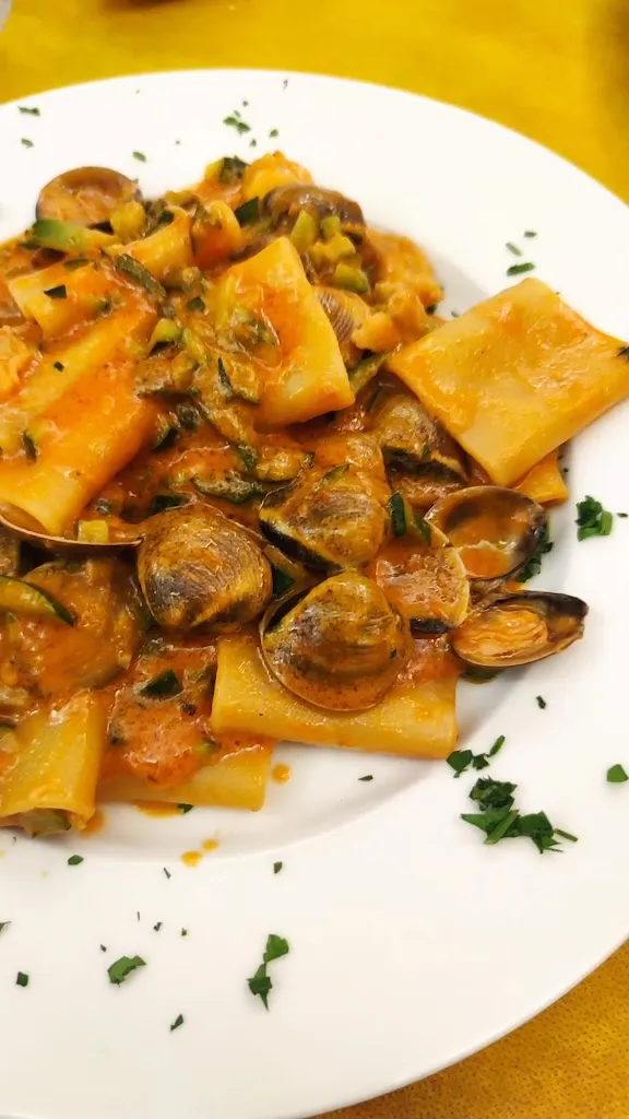 Ristorante Pizzeria Europa_Varano Borghi_slider_image_2