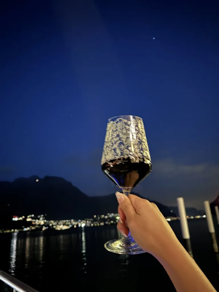 martine abdul ahad_Al Molo 5 - Bar & Bistrot_Vassena_review