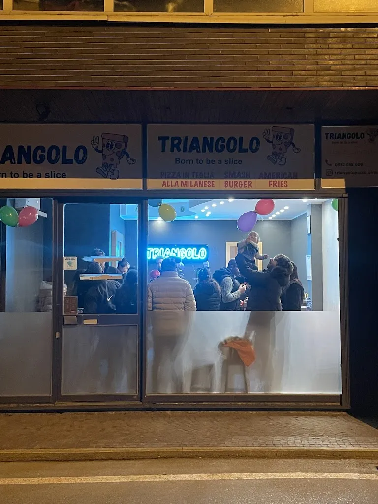 Triangolo Pizza restaurant in Vedano Olona