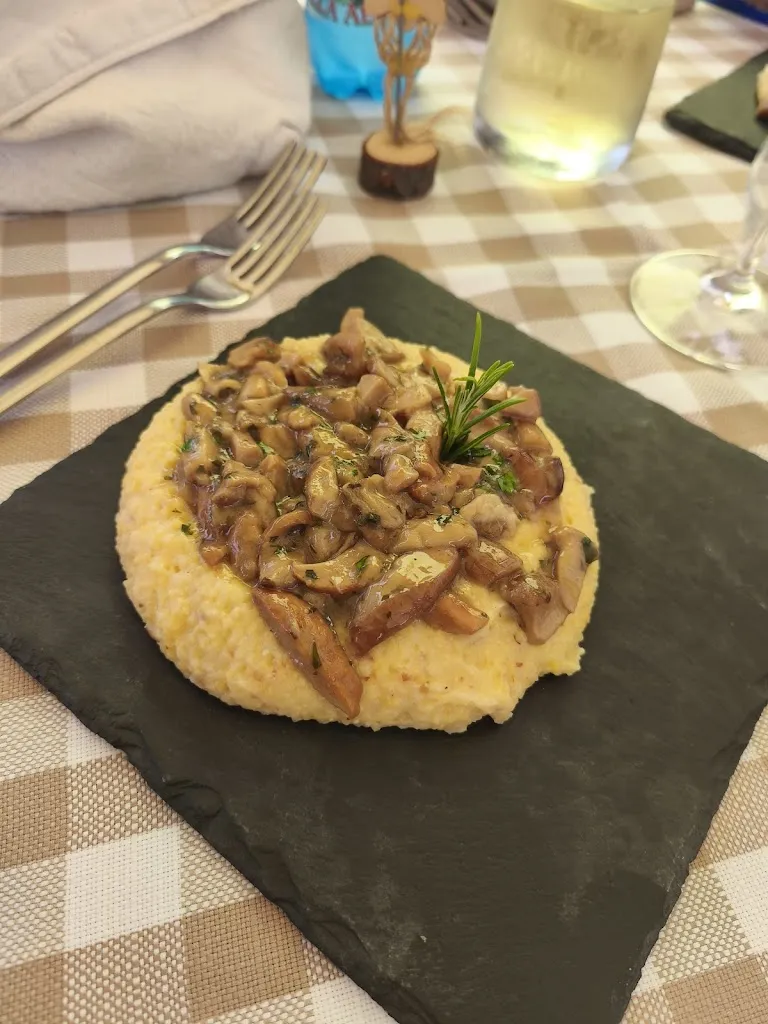 Bar Trattoria Nonno Fifi restaurant in Vedeseta