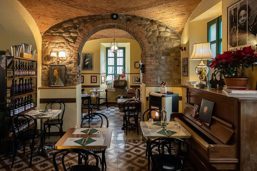 Ristorante e Vineria Caffe' del Centro_Varzi_slider_image_1