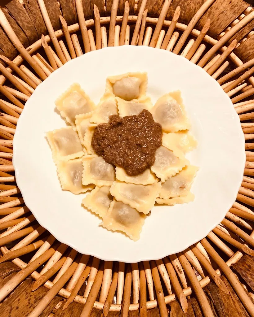 Jimmy'z Bar & Food_Varzi_slider_image_3