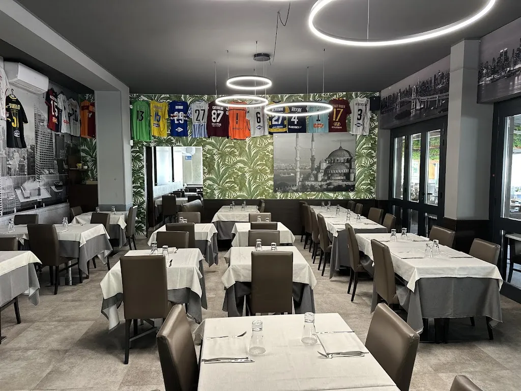 LA TERRAZZA VENIANO restaurant in Veniano