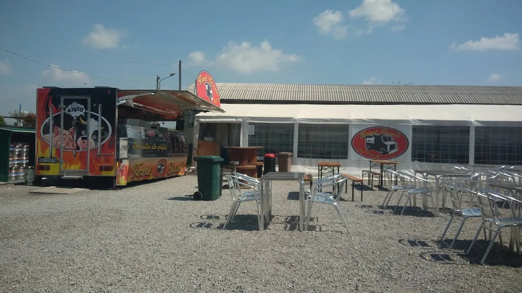 Food truck Dal Vezza restaurant in Veniano