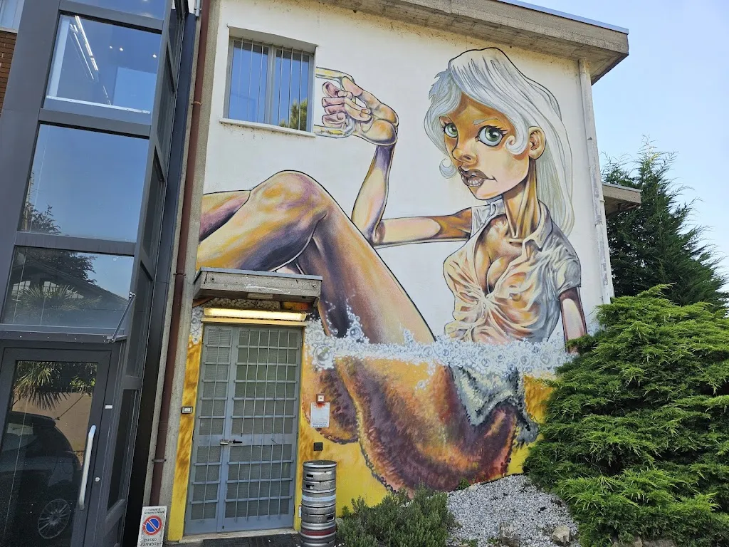 The Wall - Brewpub_Venegono Inferiore_slider_image_3