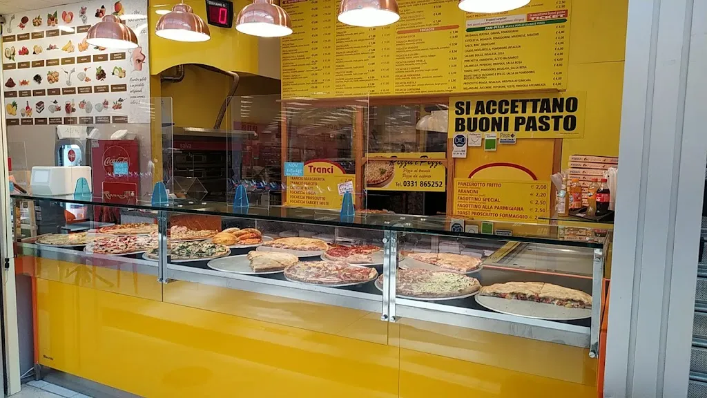 Pizza e Pizze restaurant in Venegono Inferiore