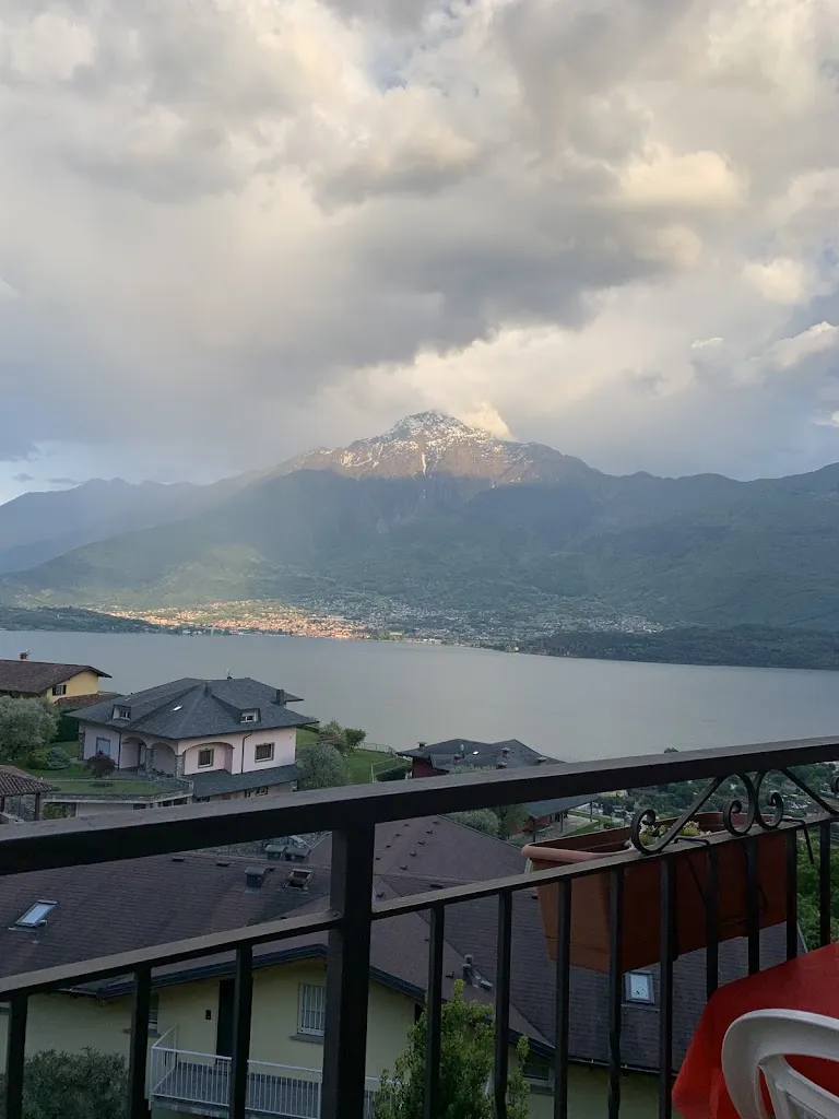 Slava Vorobiov_Pizzeria Bellavista_Vercana_recensione