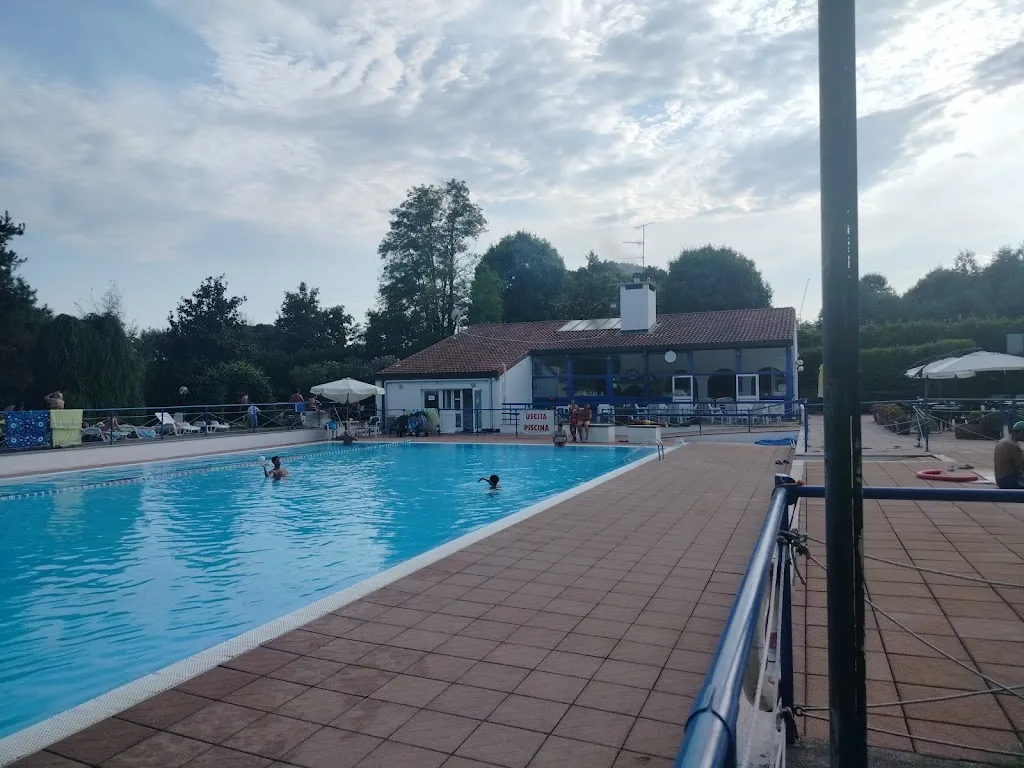 Marco Di Benedetto_Pools Pianbosco Village Frunzo A._Venegono Superiore_review