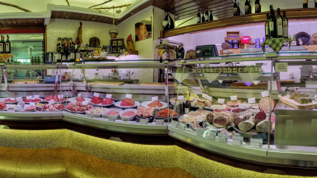 Macelleria Equina Pellegrini_Venegono Superiore_slider_image_1