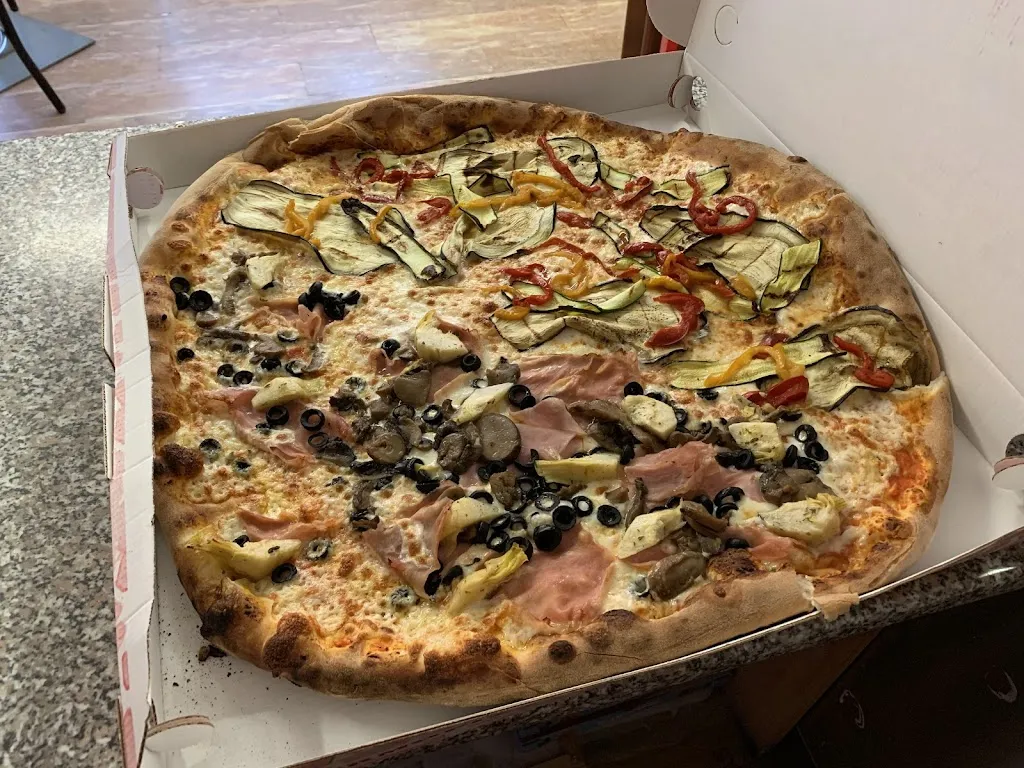 Pizzeria Betty restaurant in Venegono Superiore