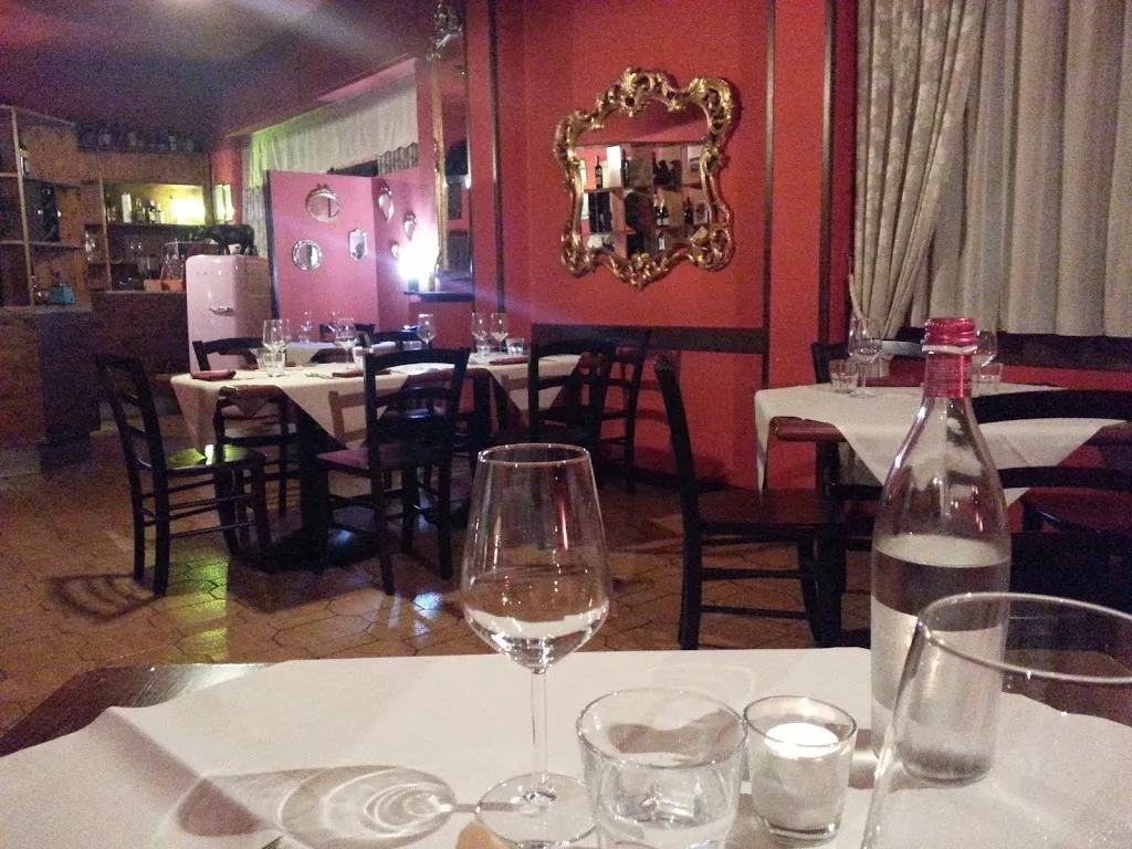 Trattoria La Pancia Piena restaurant in Venegono Superiore