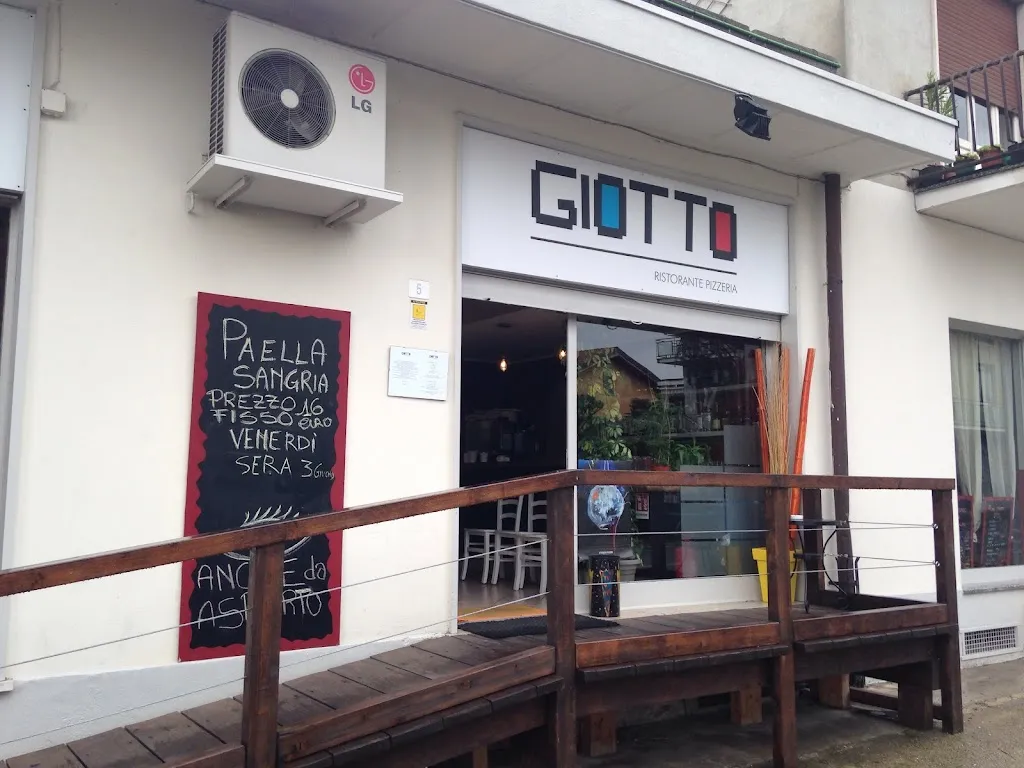 Giotto Ristorante Pizzeria restaurant in Verano Brianza