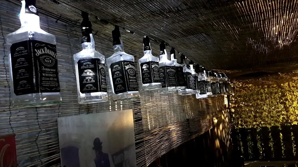 On the Road Pub_Verdello_slider_image_2