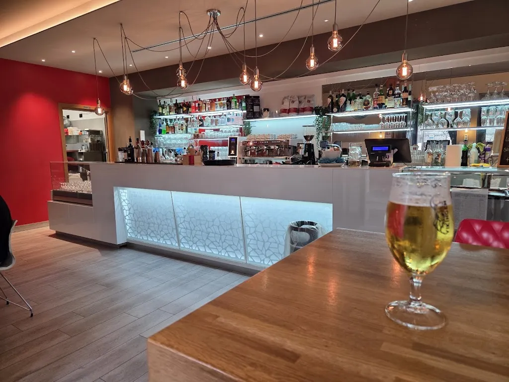 Molo - Lido di Vercurago - bar - cucina - pizzeria_Vercurago_slider_image_3