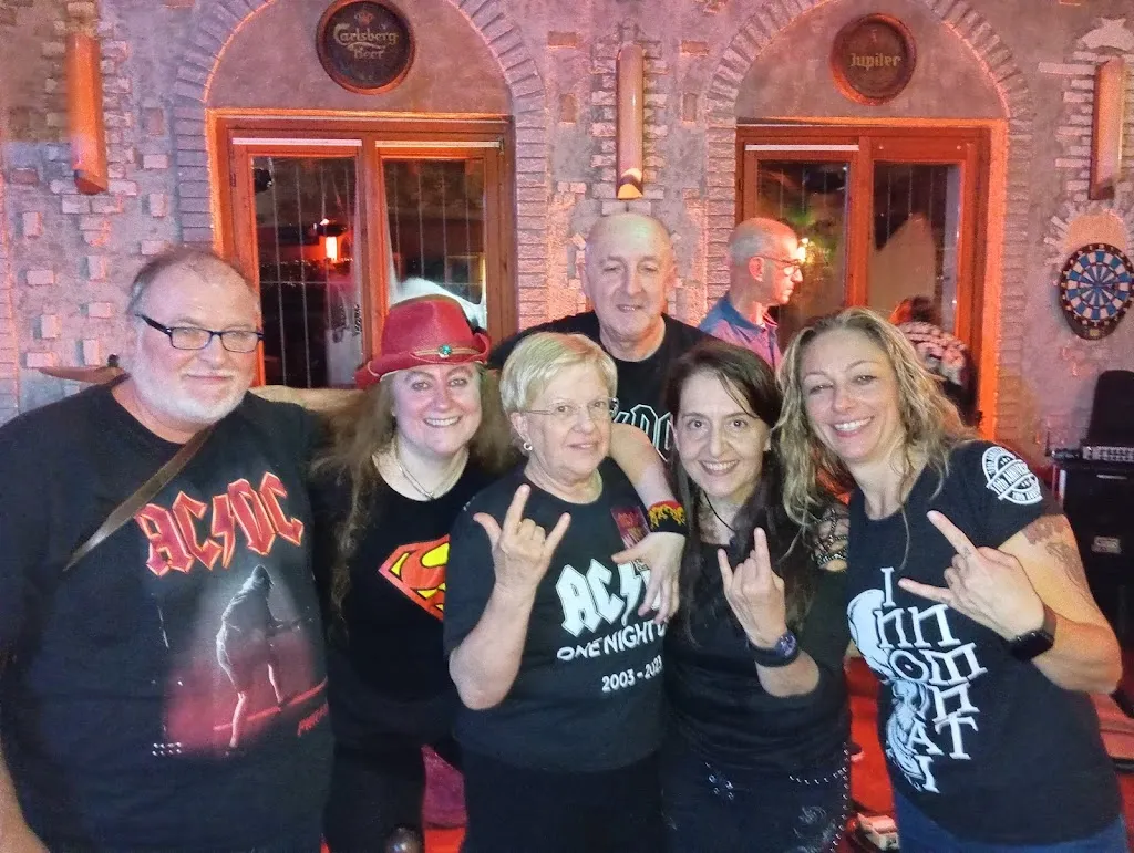 Mario De Luca_Castle Rock Pub_Vercurago_review