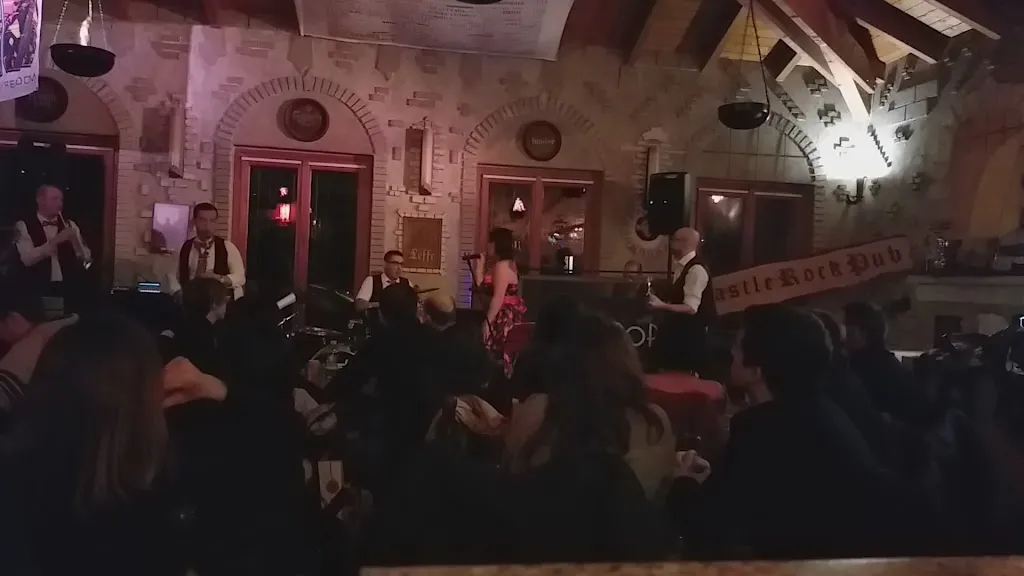 Castle Rock Pub_Vercurago_slider_image_2