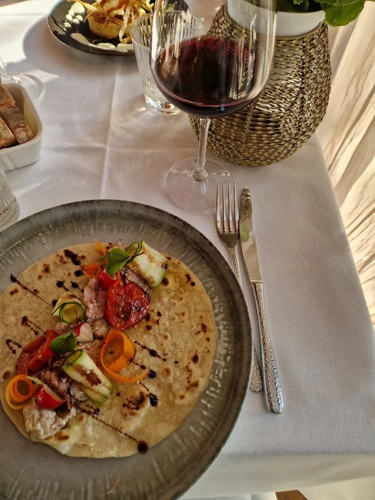 Giulia Corti_La Salette - Ristorante - Residenze con Appartamenti Completi di Cucina - Parco_Verderio Inferiore_recensione