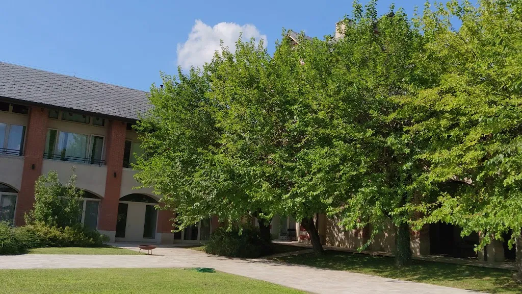 La Salette - Ristorante - Residenze con Appartamenti Completi di Cucina - Parco_Verderio Inferiore_slider_image_2