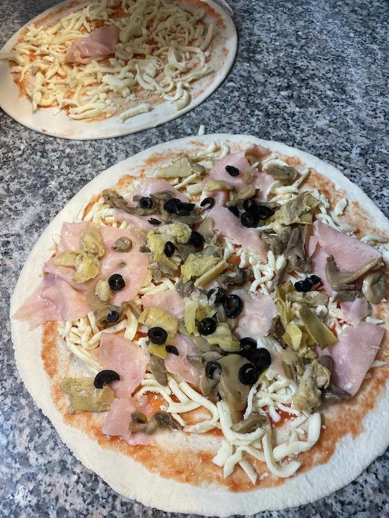 Pizzeria Nilo di Abdelaziz Mousad Salah_Verderio Inferiore_slider_image_2