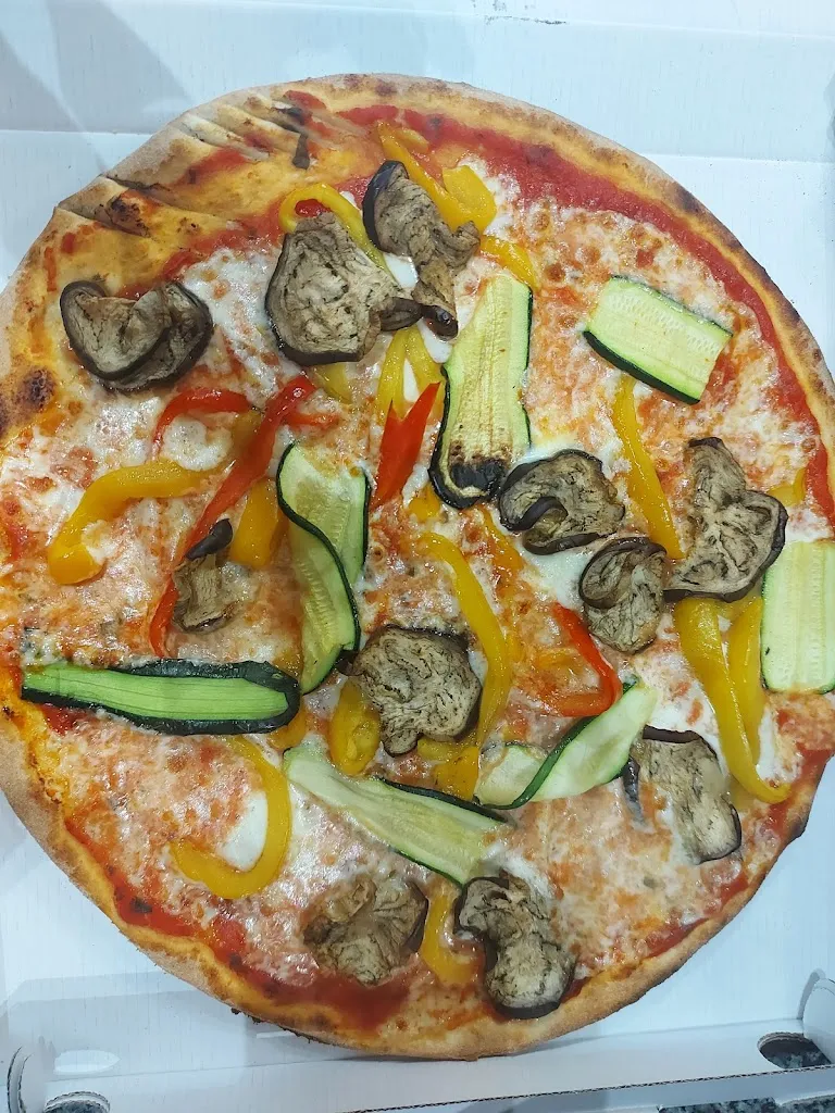 Menu_Pizzeria La Favola_Vermezzo_image_5