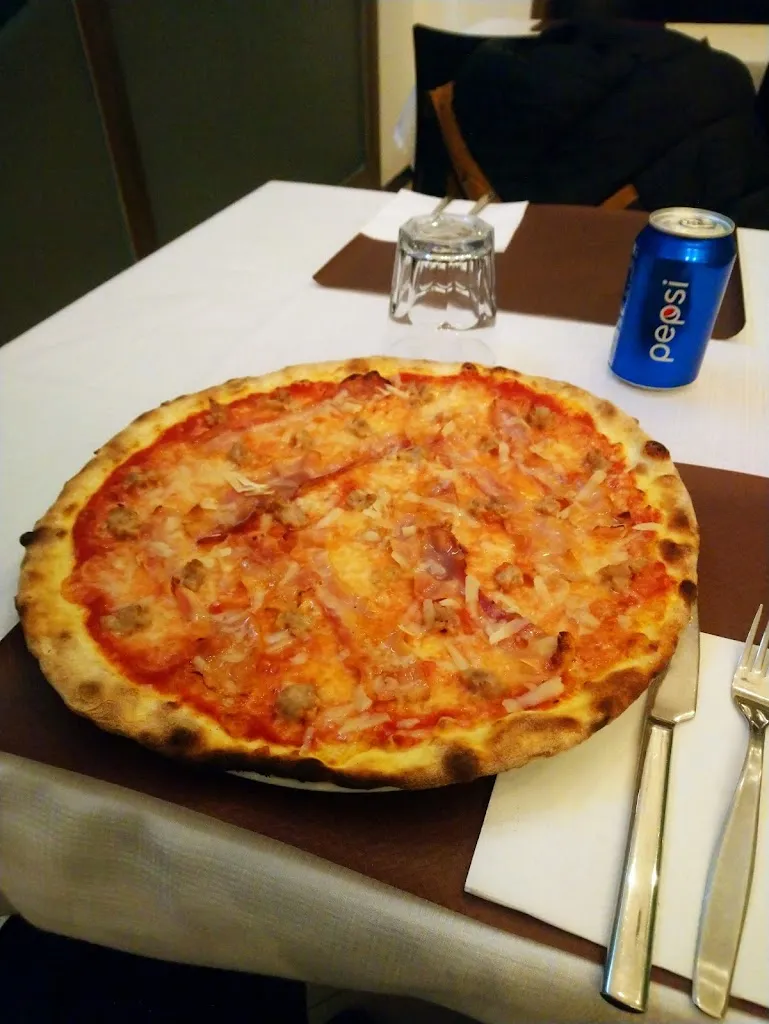 Иван Журавлев_Pizza & Burger alle Lame_Verolavecchia_review