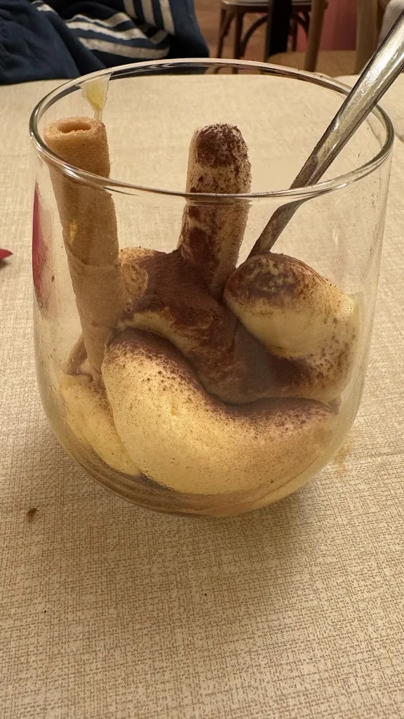 Evgeny Bakunov_Pizzeria la roda_Vescovato_avis