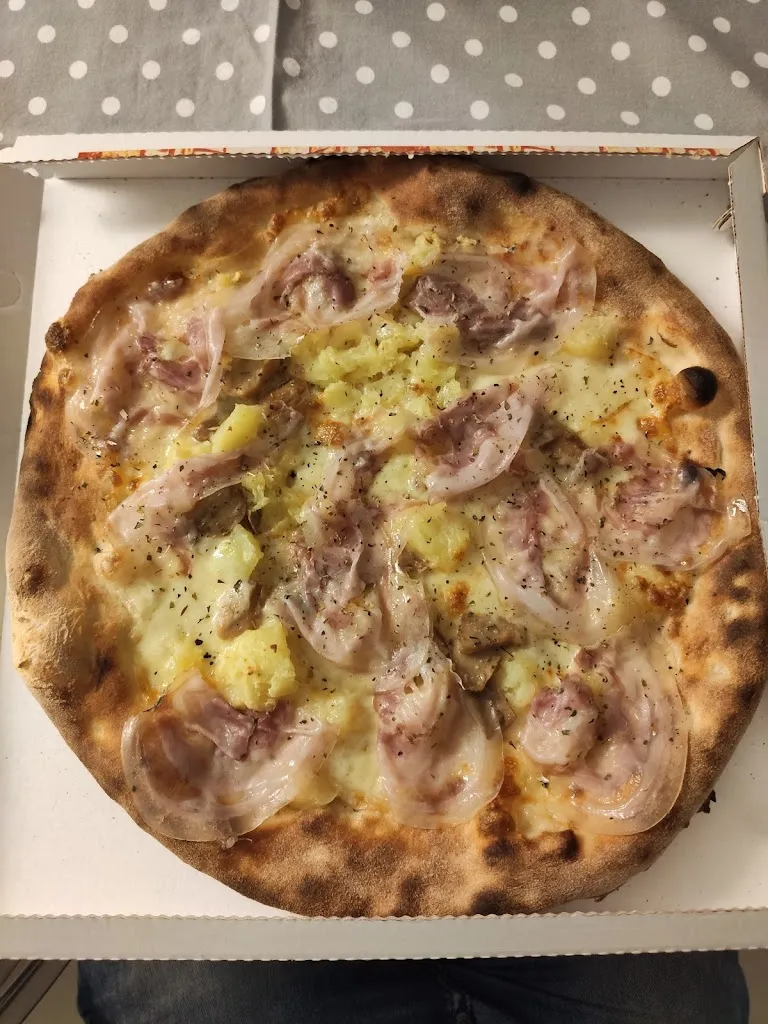 Emanuele Pagliari_Pizza D'asporto Rosticceria Reginella_Vicomoscano_Bewertung