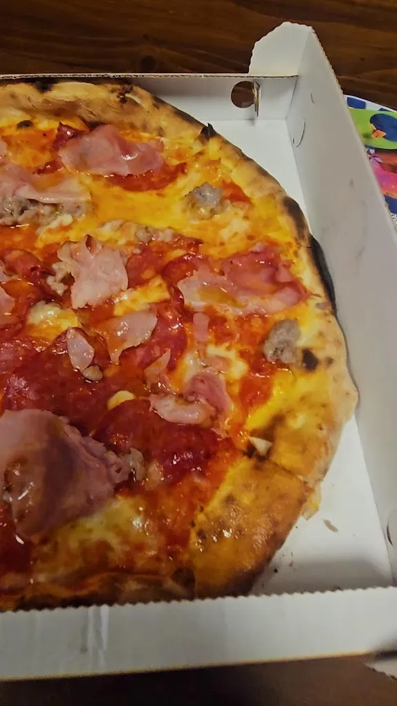 Pizza D'asporto Rosticceria Reginella_Vicomoscano_slider_image_2