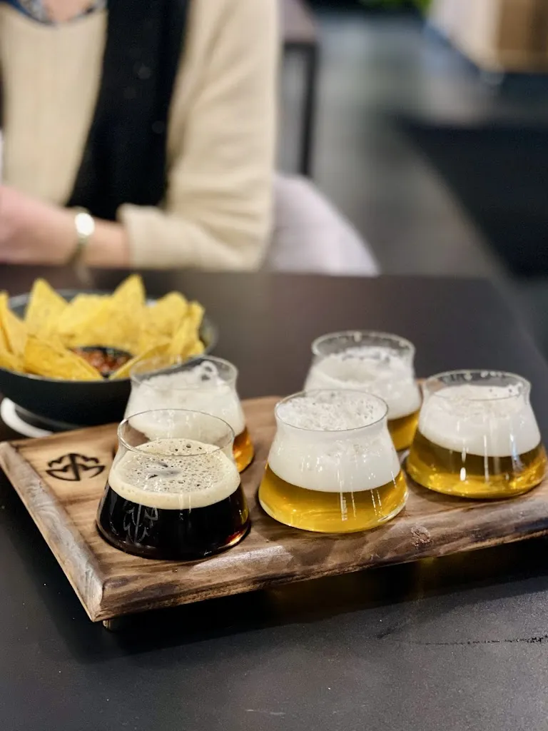 Natalia Sarzi Amadè_Mad One_Vicomoscano_review